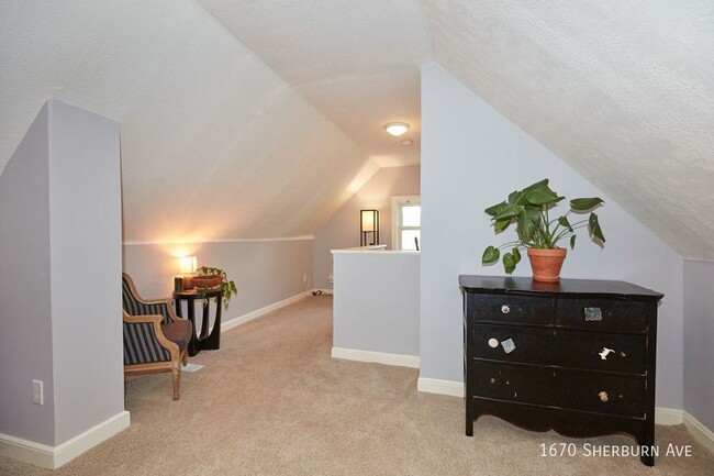 Building Photo - 3br 1ba 2cg ~ Security Deposit Free Altern...