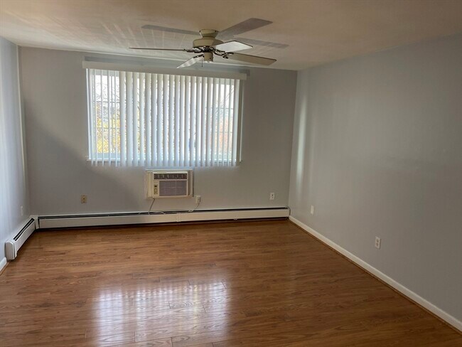 Building Photo - 12 Woodland St