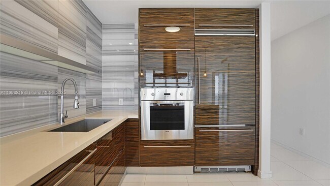 Building Photo - 1100 Biscayne Blvd