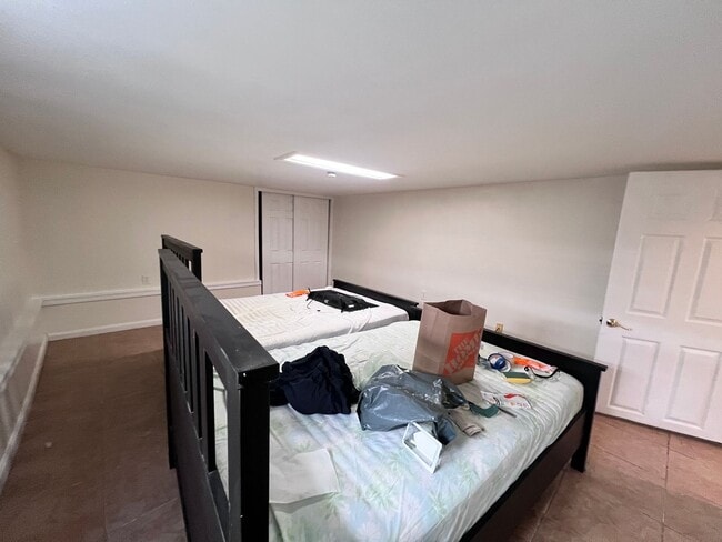 Building Photo - $1,000 OFF FIRST MONTH'S RENT!!!! Cozy 3 BD/2 BATH Single Family Home With 2 Floors Located in Al...