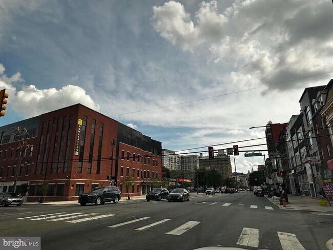 Building Photo - 834 N Broad St