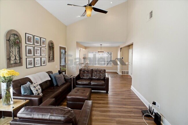 Building Photo - 24309 W Venturi Dr