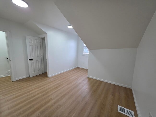 Building Photo - Newly updated 3 bedroom 2 bathroom house for Rent!!!