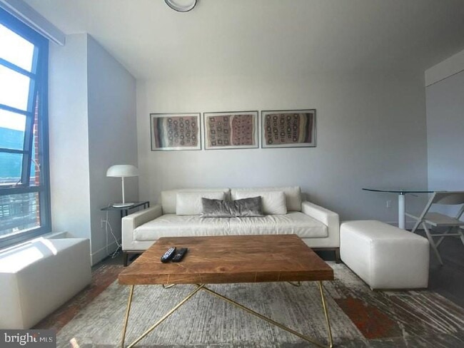 Building Photo - 45 Sutton Square SW