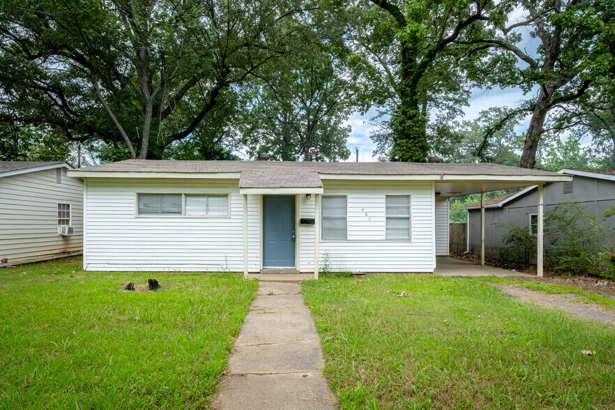 Primary Photo - 404 Poplar St