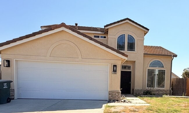 Primary Photo - Stunning 4 bedroom house in Livingston