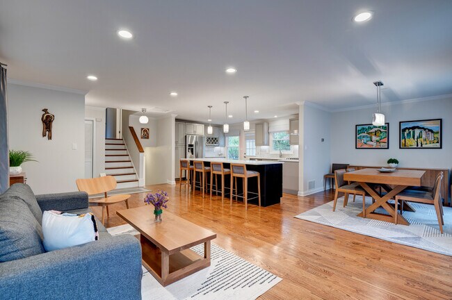 Building Photo - 3825 Brett Ln