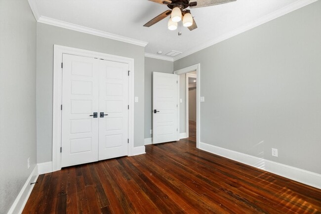 Building Photo - 405 24th St