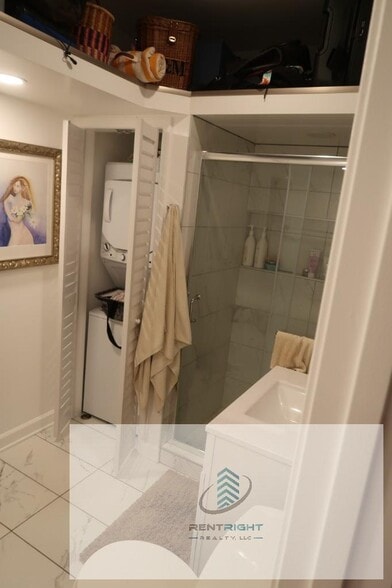 Building Photo - 1425 N Bosworth Ave