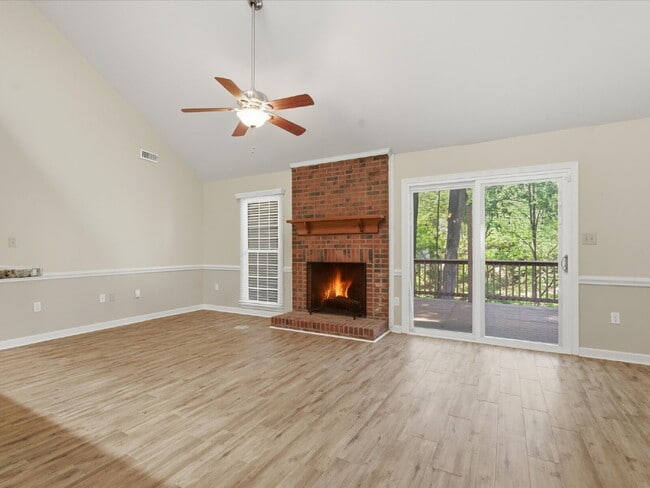 Building Photo - 9437 Fairmead Dr