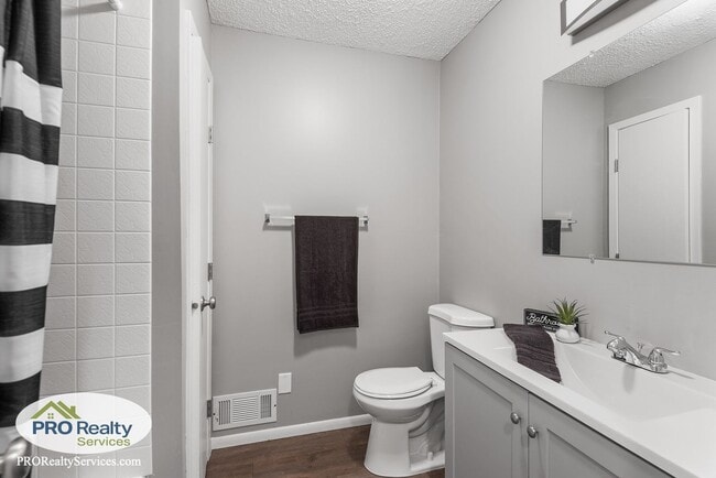 Building Photo - 5 Bedroom Home in Crystal