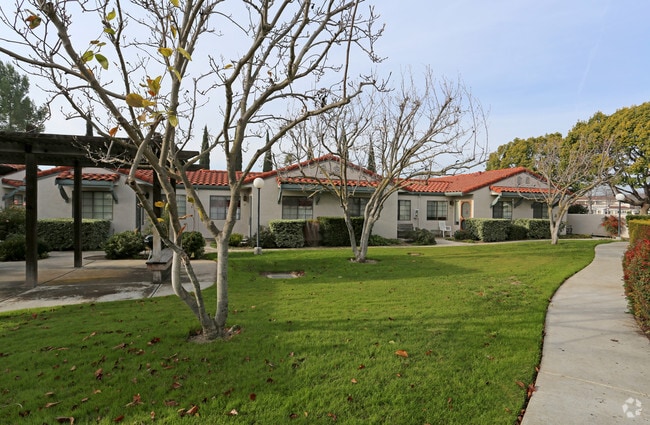 Building Photo - 1685 Portola Ave