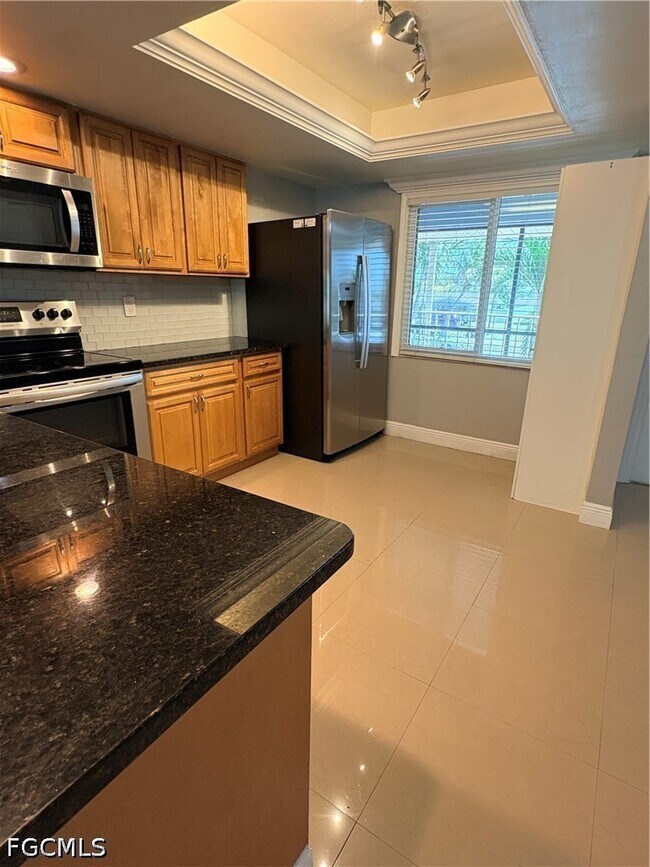 Building Photo - 2510 SE 16th Pl