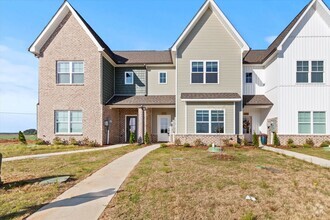 Building Photo - MOVE IN Special....1st Month's Rent Free!!!
