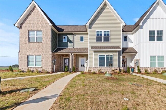 Primary Photo - MOVE IN Special....1st Month's Rent Free!!!