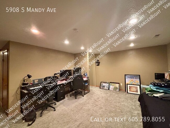 Building Photo - 5908 S Mandy Ave