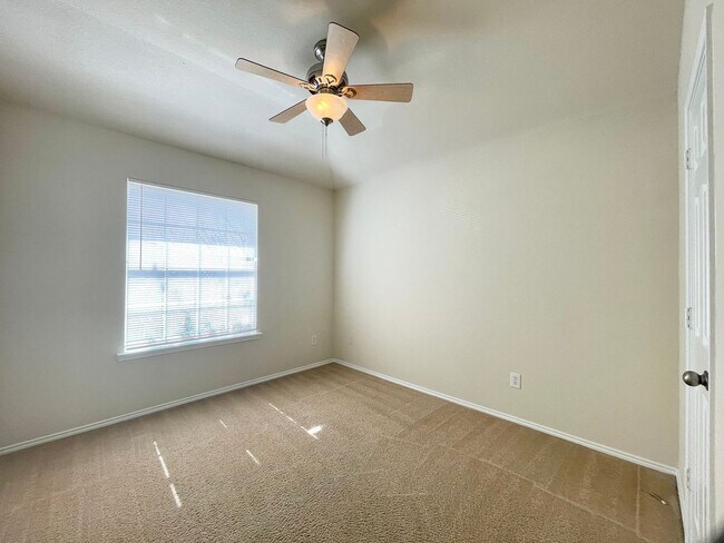 Building Photo - 4 Bedroom 1 story Duncanville ISD