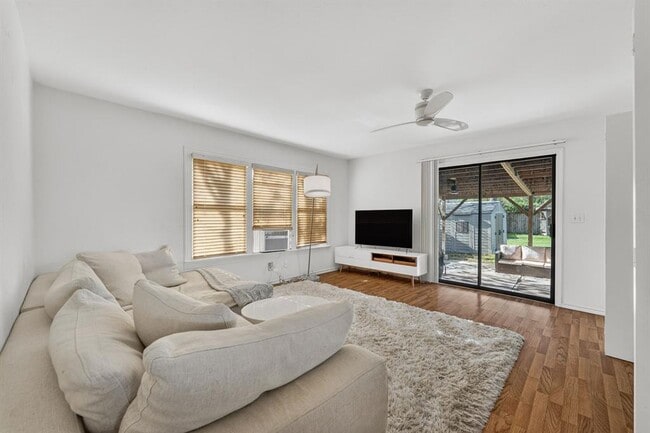 Building Photo - 609 Fletcher St