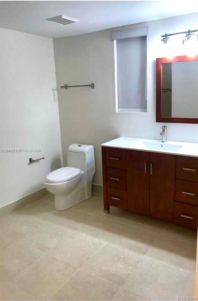 Building Photo - 55 E 4th St