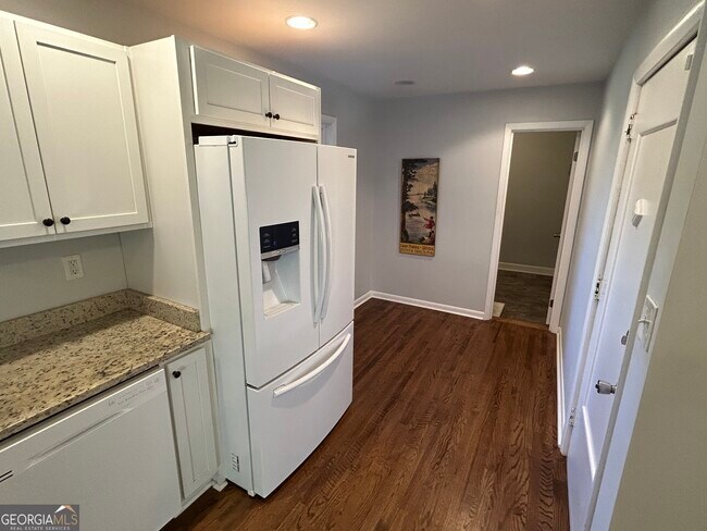 Building Photo - 116 Colonial Dr