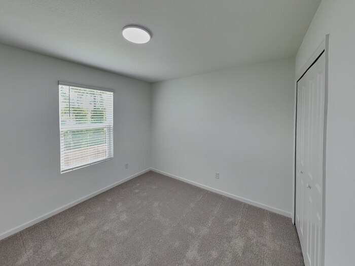 Building Photo - 610 Holly Lks Dr