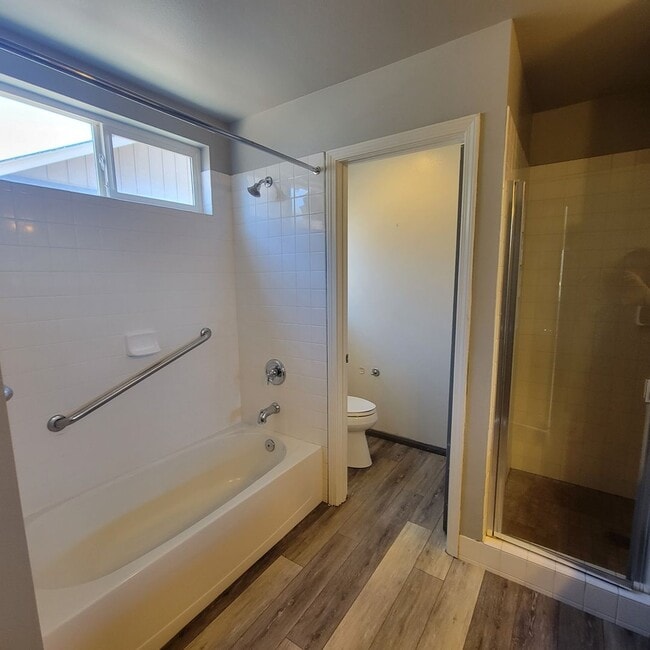 Building Photo - Maui Lani