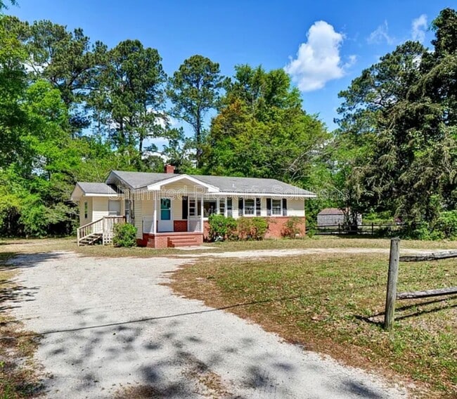 Building Photo - 133 Hinton Ave