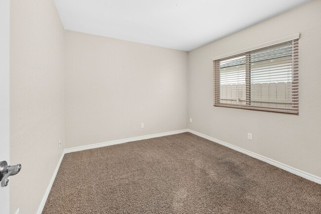 Building Photo - Single Family House One Level
