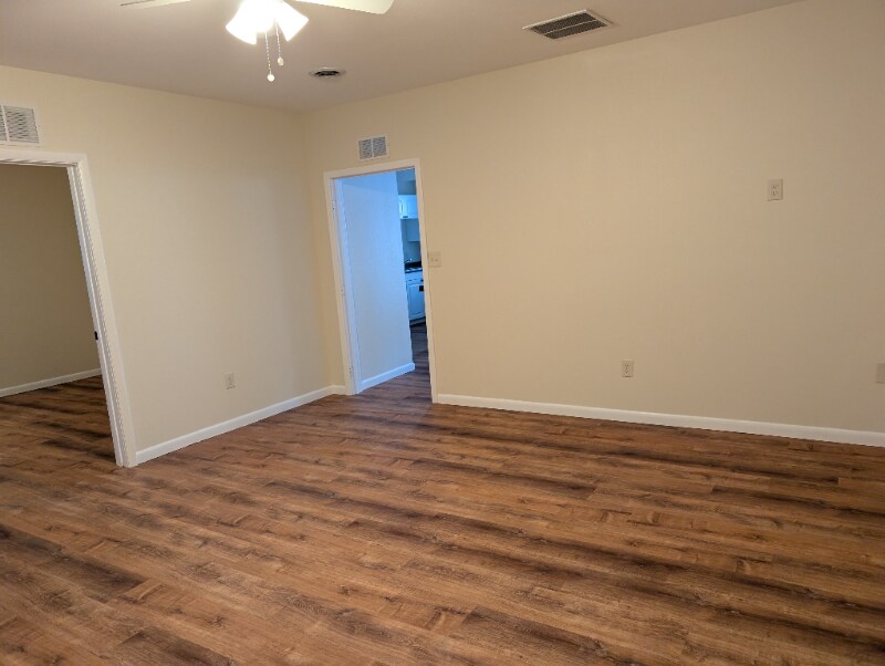 Building Photo - 3637 S Clement Ave