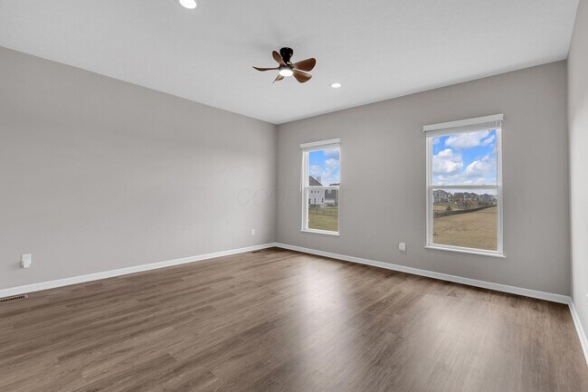 Building Photo - 2390 Glenvale Dr