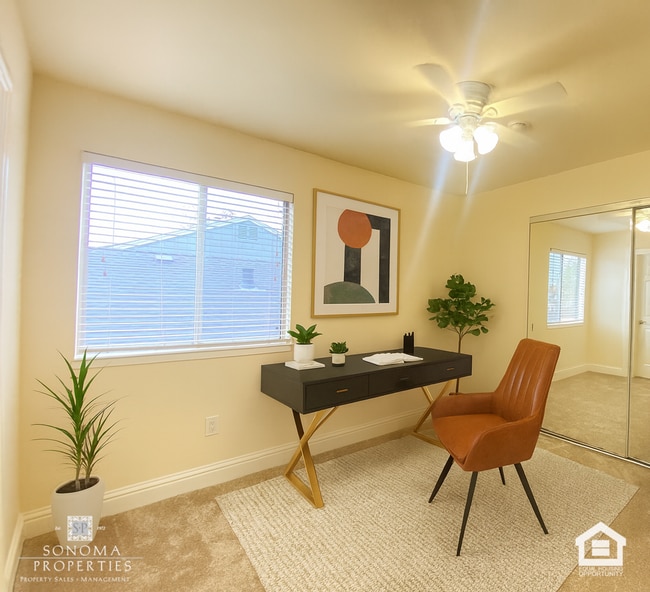 Building Photo - Lovely Updated 3BD/2.5BA Home Located In Fryer Creek!