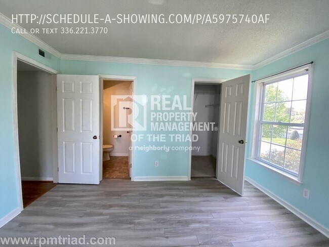 Building Photo - Available Soon -Updated 2BR/2BA Condo in M...