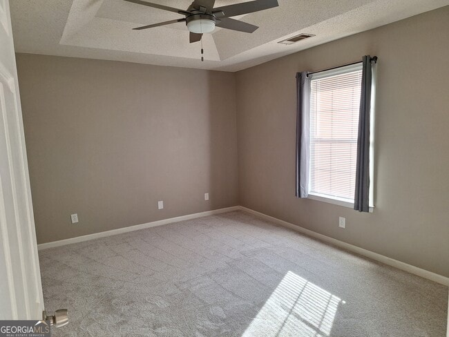 Building Photo - 41 Sandstone Ln