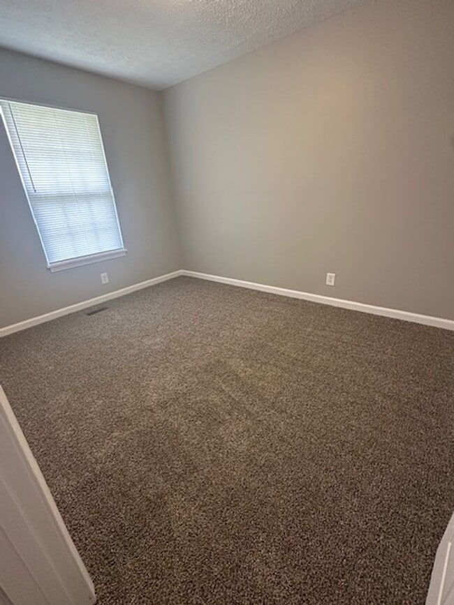 Building Photo - 1/2 off first months rent