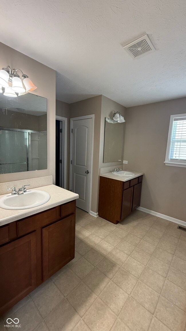 Building Photo - 5784 Pebblebrooke Rd