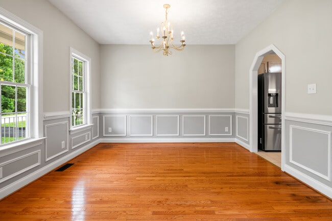 Building Photo - 619 Greyshire Dr