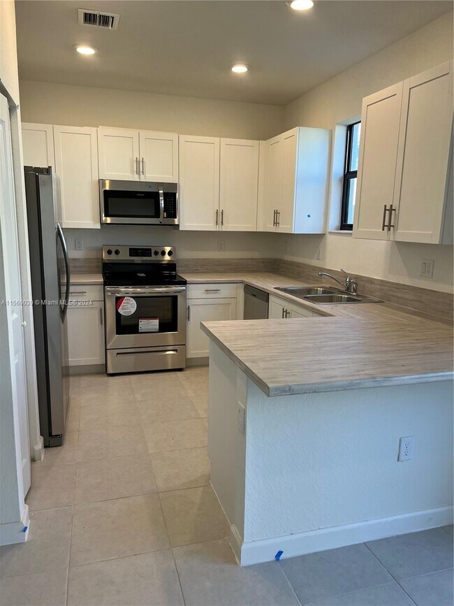 Building Photo - 13405 SW 287th Ter