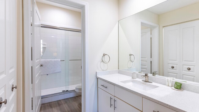 Building Photo - 5475 Enclave Crossing Way