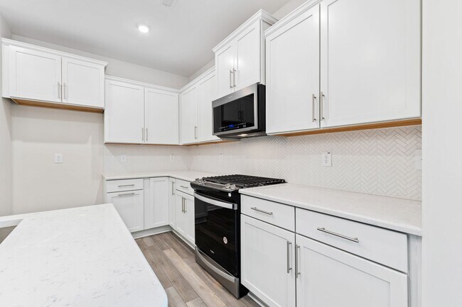 Building Photo - Modern & Charming 3-Bedroom Townhome in Durham!