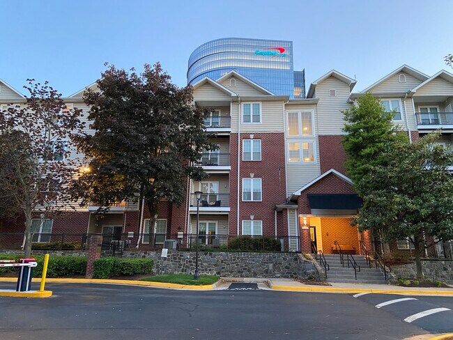 Building Photo - 1521 Spring Gate Dr