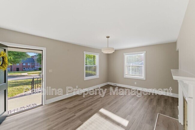 Building Photo - 2405 Greenland Ave