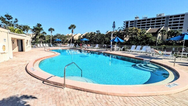 Building Photo - 2 BED 1 BATH CONDO ON SIESTA KEY **ALL UTILITIES/WIFI INCLUDED**