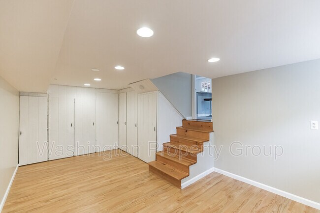 Building Photo - 4232 Linden St