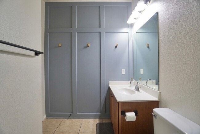 Building Photo - 18621 Dry Pond Dr