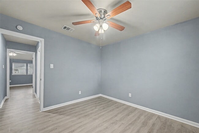 Building Photo - 6343 Maple Hill Dr
