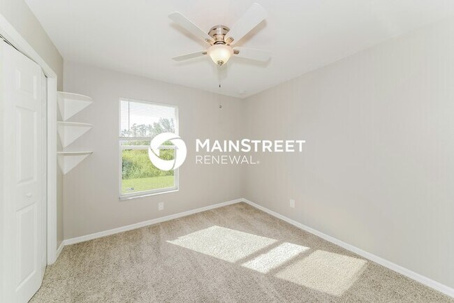 Building Photo - 4 Bedroom Pet-Friendly Home in NORTH PORT, FL with Main Street Renewal