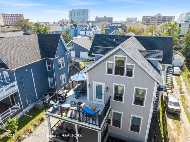 Building Photo - 314 7th Ave