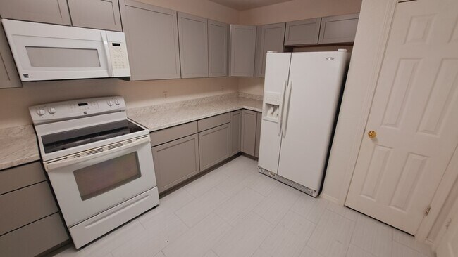 Building Photo - 804 Moon Glow Dr