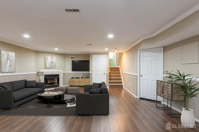 Building Photo - 34 Chimney Ct