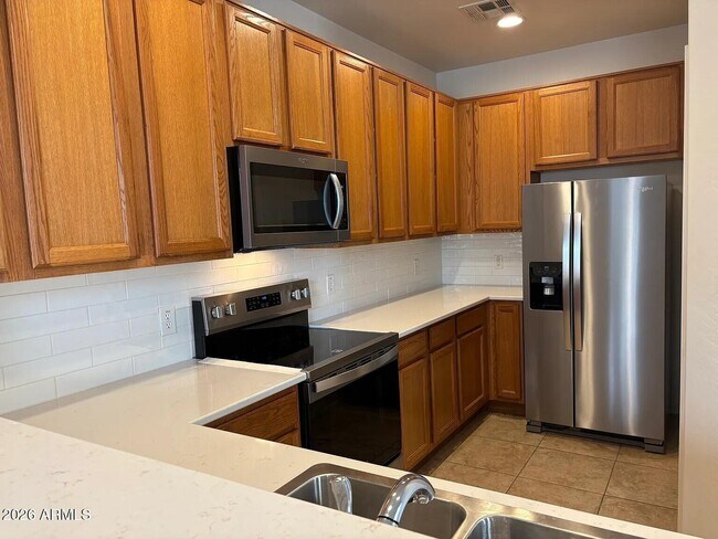 Building Photo - 2785 S Pewter Dr